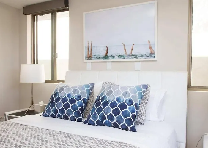 Hi-Tech Hideaway - Modern & Ocean Front!