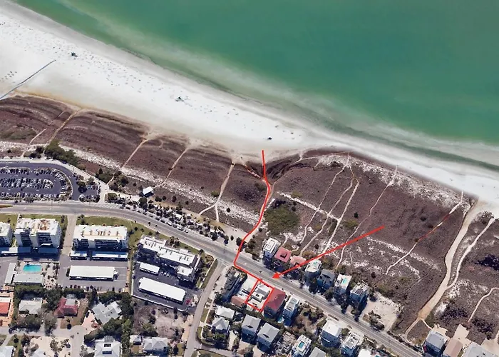 Studio Retreat Across The Street From Beautiful Siesta Key Beach