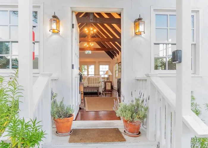Romantic Carmel Cottage Note Water Pump Operates During The Day