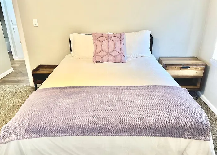 The Purple House - Cozy Near Tsu