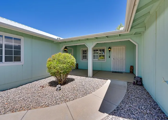 Near Hiking: Creekfront Verde Valley Retreat