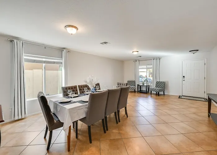 Putting Green, Pool & Spa: Home In Queen Creek!