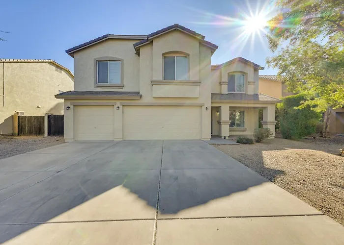 Putting Green, Pool & Spa: Home In Queen Creek!