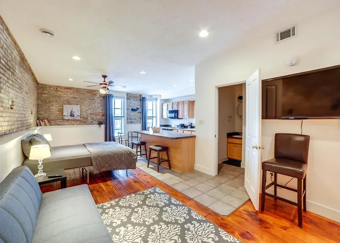 Cozy Lowell Studio ~ 19 Mi To Grand Rapids!