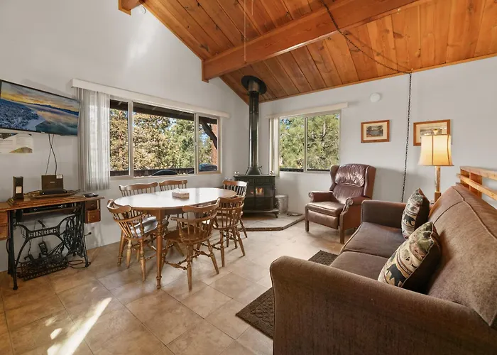 Harrison'S Hanger - Fireplace, Deck, Forest Views