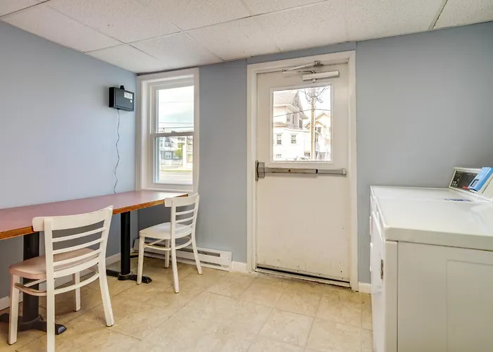 Ocean City Hideaway: Walk To Boardwalk & Beach!