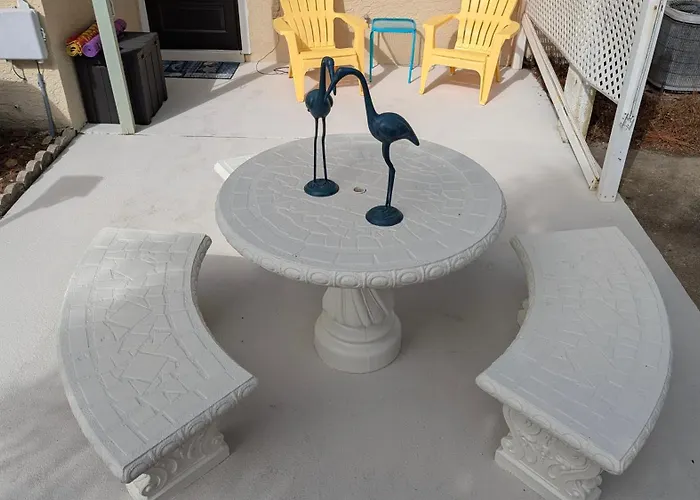 Double Take! Renovated Vacation Home