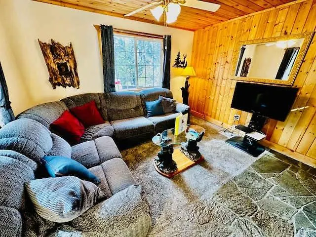 Cozy Bear South-Inside Yosemite-Sleeps 5