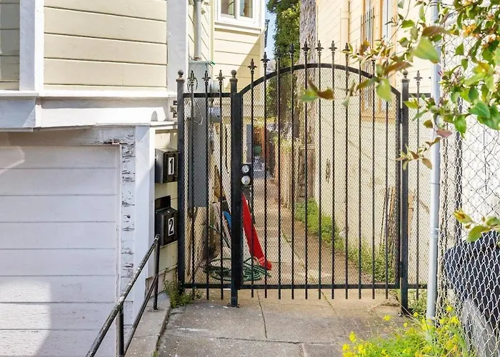 Quiet Victorian 2Br • Ping Pong Room • Free Parking • W/D