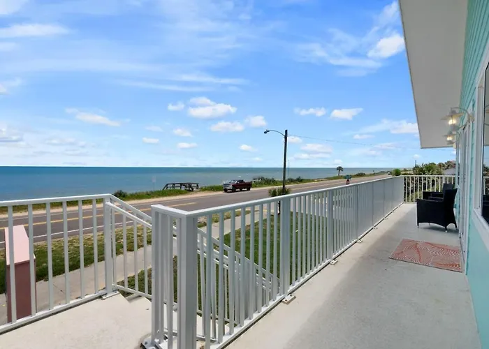 Steps From Flagler Beach 2-Br Condo, Pet-Friendly W Balcony