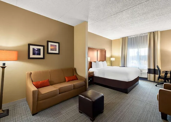 Comfort Inn & Suites Near Kino Sports Complex