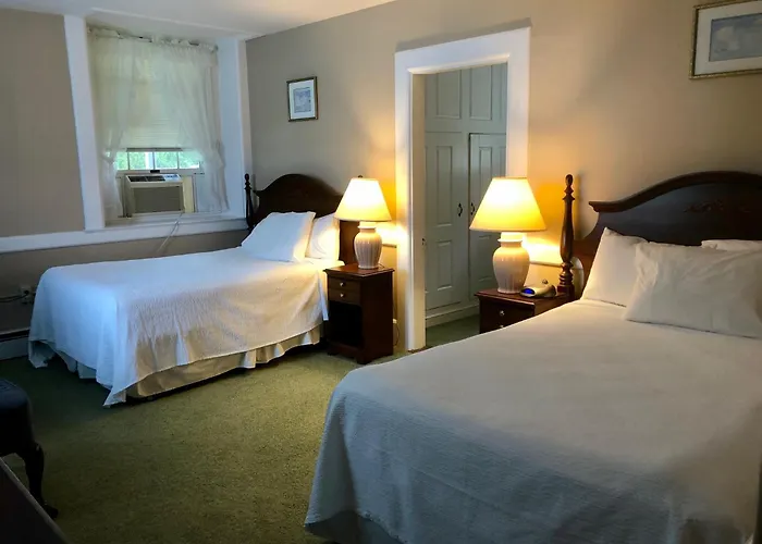 Sands Of Time Motor Inn & Harbor House