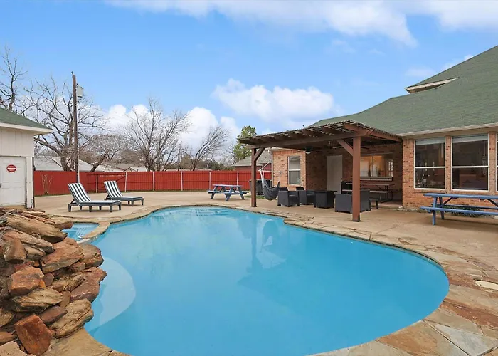 Immaculate 5Br 2,5Ba Holiday Home With Pool