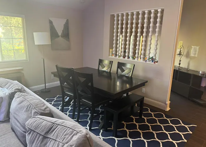 Large Private Room Near Meta & Tech Hubs