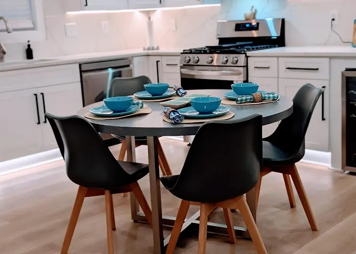 Custom Design Kitchen King Beds Laundry Large Tvs