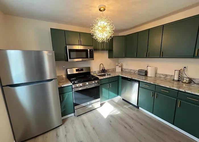 2Br Modern Home - Near Wvu, Hospitals & Stadium