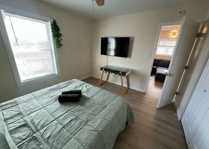 2Br Modern Home - Near Wvu, Hospitals & Stadium
