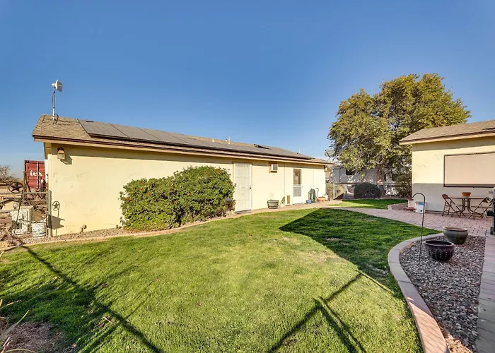 Near Golfing & Green Spaces: Florence Family Home!