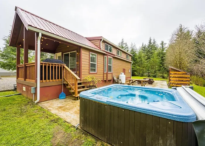 Elkcreek Inn Creekside Tiny Home