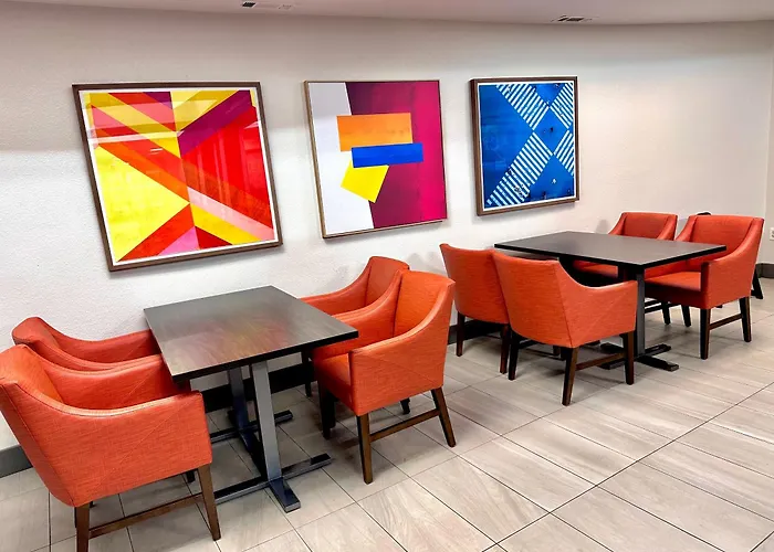 Holiday Inn Express & Suites Hinesville East - Fort Stewart By Ihg