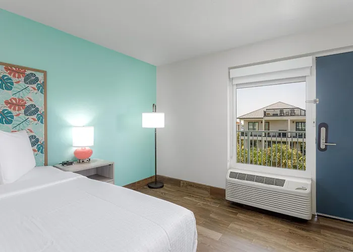 Surf & Sand Hotel - Free Hot Breakfast & Rentals