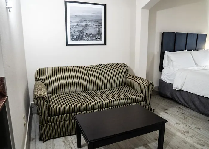 Lucille'S Hotel, Restaurant, & Bar