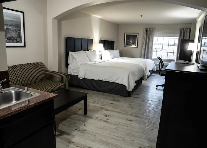 Lucille'S Hotel, Restaurant, & Bar