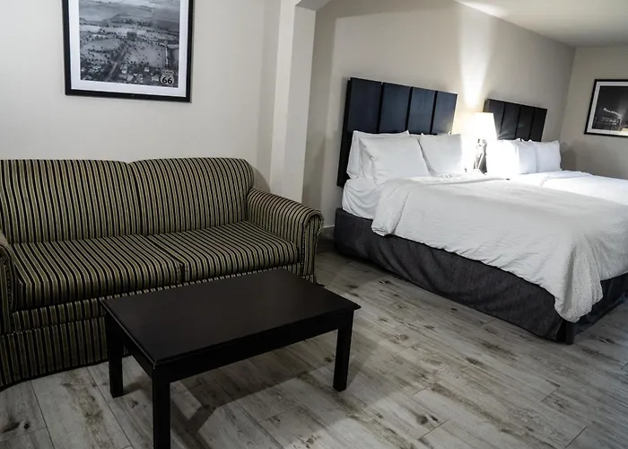 Lucille'S Hotel, Restaurant, & Bar