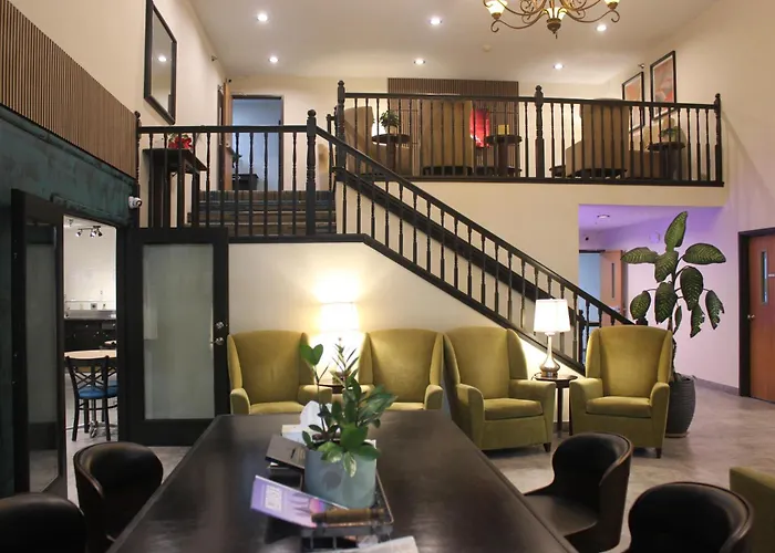 Alliance Hotel & Suites, A Howard Johnson By Wyndham