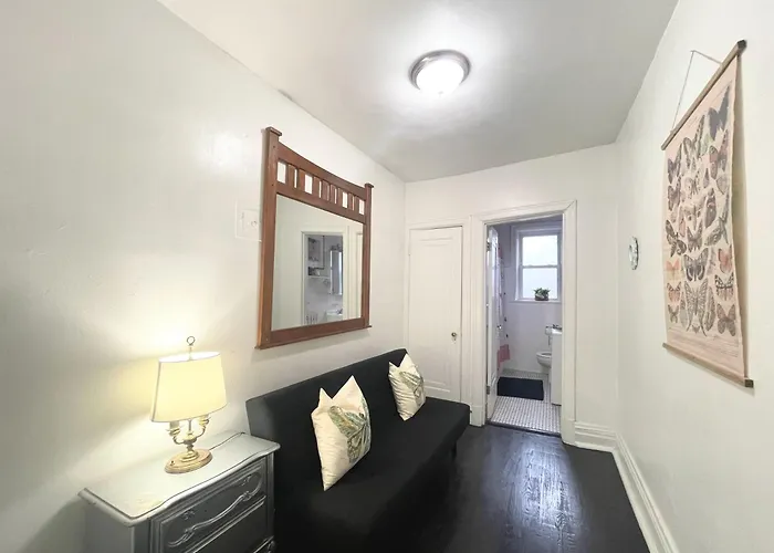 Garden Style Studio @ Forest Park & City!