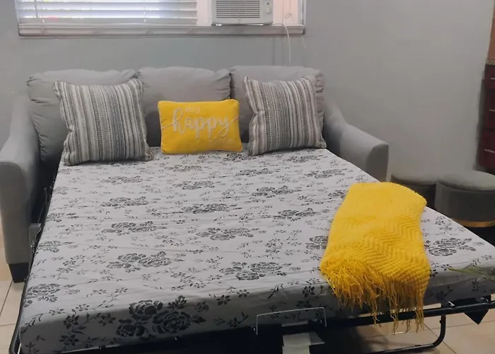 The Citrus Guesthouse In Tampa