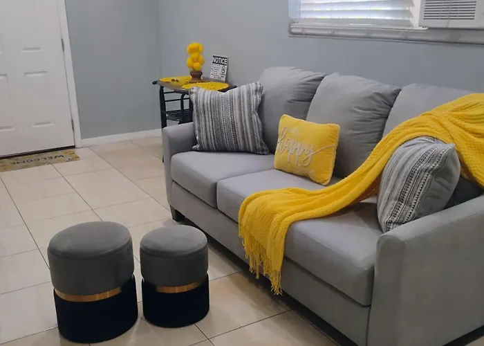 The Citrus Guesthouse In Tampa