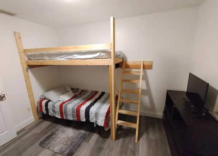 Airport Pie Hostel