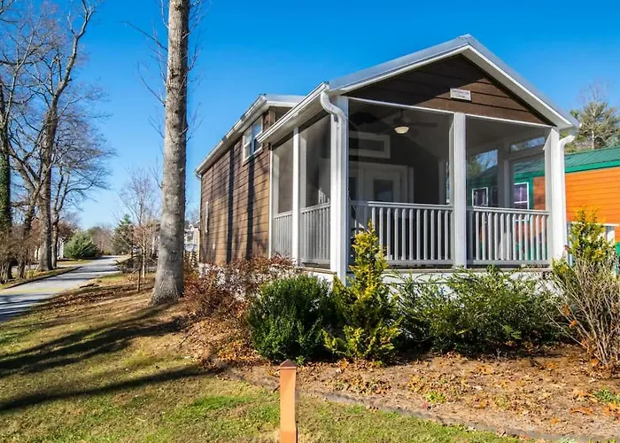 Cozy 1Br Tiny Home With Pool Access And Free Tix