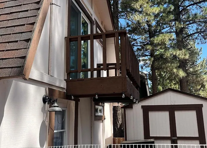 Comfy Modern Big Bear Cabin