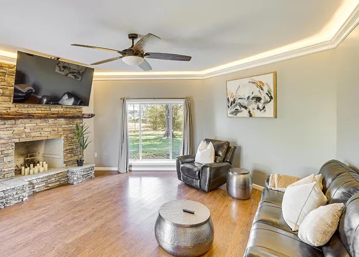 4 Mi To Dtwn Tuscaloosa: Home W/ Cozy Den!