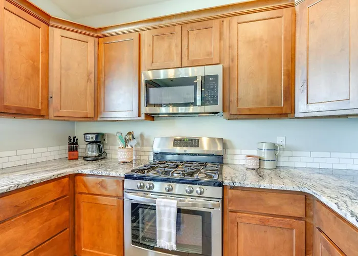 Mountain-View Hideaway W/ Patio In Pueblo!