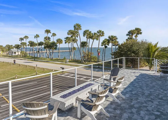 Cozy First Floor Waterside Condo