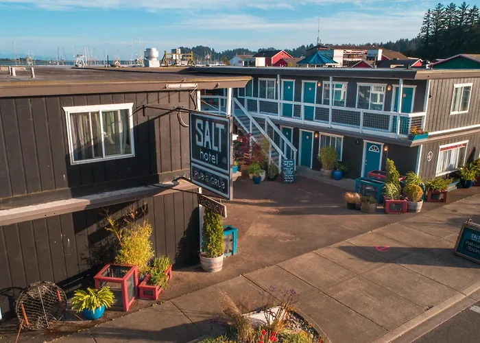 Salt Hotel & Pub