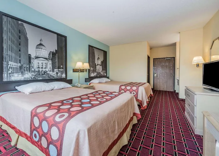 Super 8 By Wyndham Martinsville
