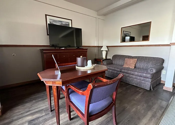 Timber Lodge Inn