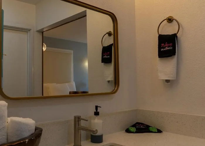 Dragonfly Inn & Suites