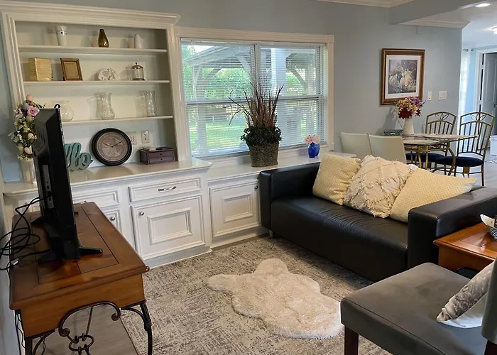 New Decorated Guest Suite Unit C Close To Katy Mills