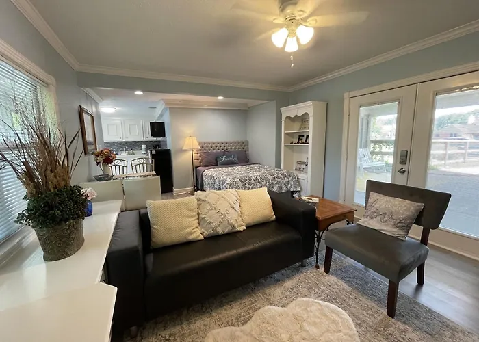 New Decorated Guest Suite Unit C Close To Katy Mills