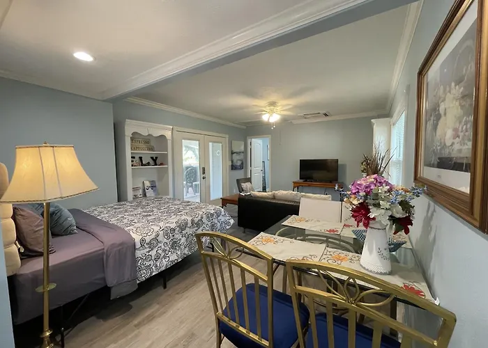 New Decorated Guest Suite Unit C Close To Katy Mills