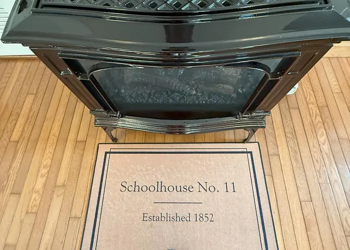 Schoolhouse No. 11 * Hudson Valley Upstate Getaway