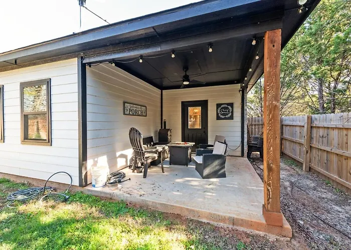 Mins To Granbury Med Ctr, Mins To Lake, Firepit, Stunning Modern Kitchen