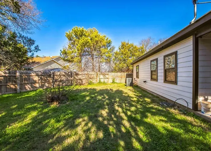 Mins To Granbury Med Ctr, Mins To Lake, Firepit, Stunning Modern Kitchen