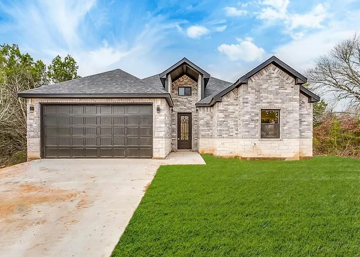 Mins To Granbury Med Ctr, Mins To Lake, Firepit, Stunning Modern Kitchen