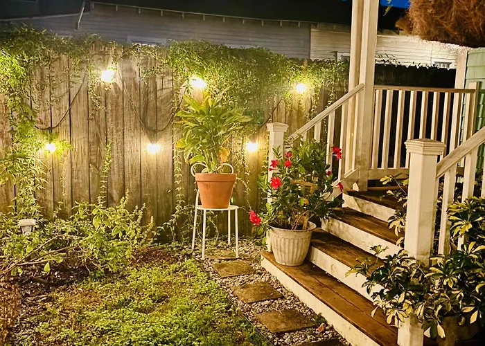 Charming Creole Cottage Near French Quarter